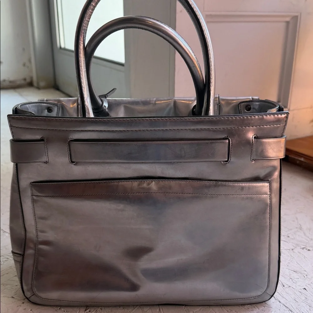 Leather Tote Bag in Metallic Gray